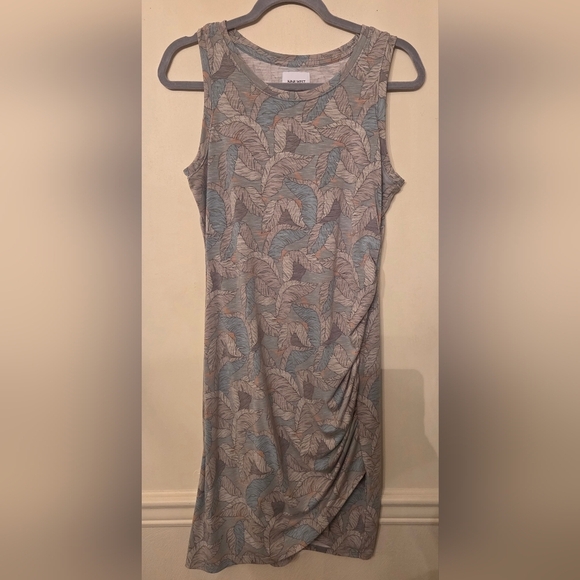 Leaf Pattern Sleeveless Dress - Picture 3 of 6